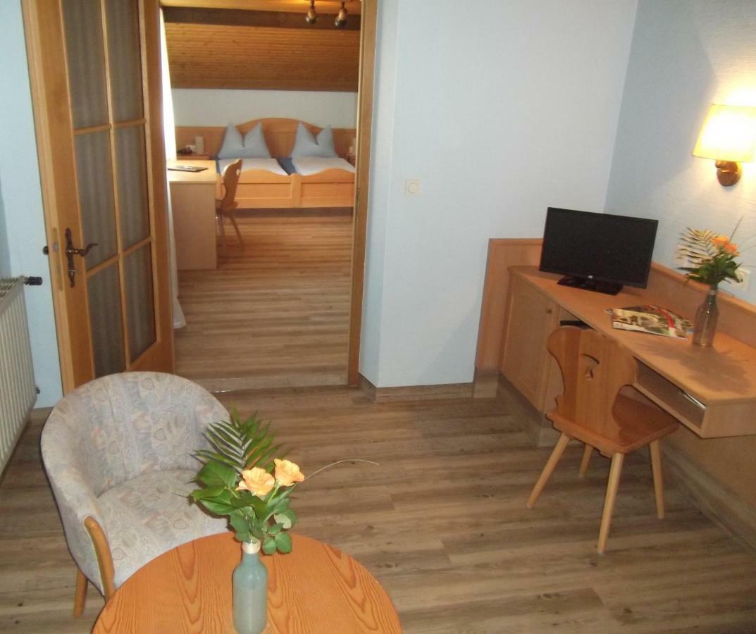 Hotel-Gasthof Krone-Lax Scheinfeld Bagian luar foto