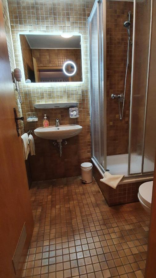 Hotel-Gasthof Krone-Lax Scheinfeld Bagian luar foto